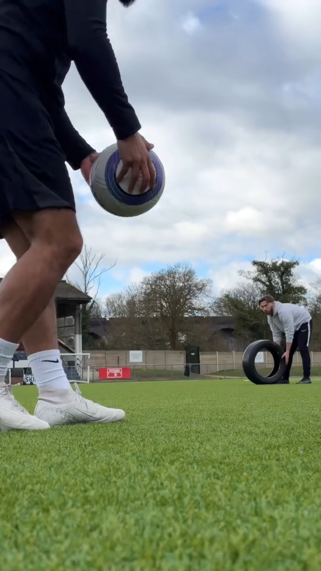 SOCCER TIRE